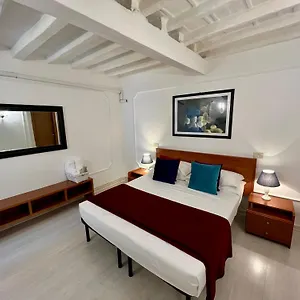 charming-navona.it-romehotels.com/