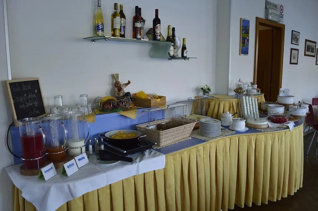 Albergo Villa Edera Malcesine 2*,  Italy