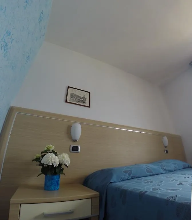 Albergo Villa Edera Malcesine 2*,